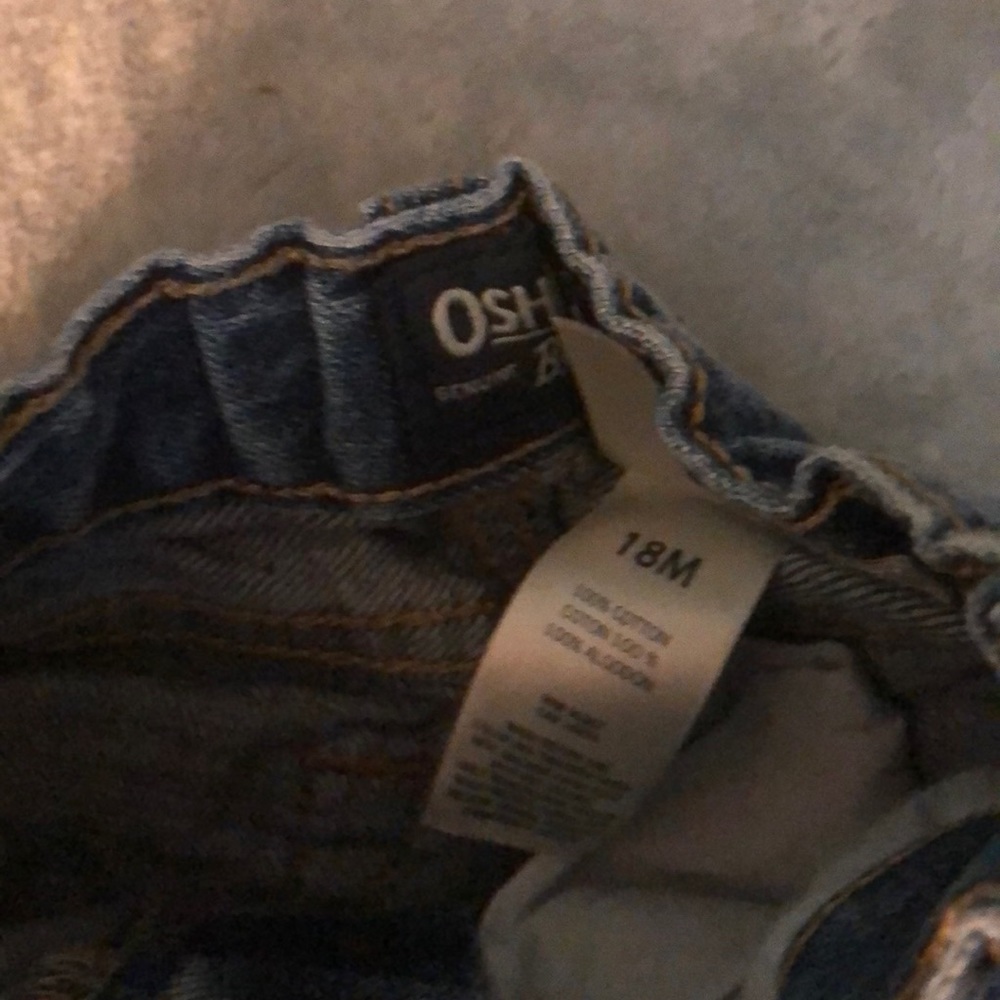 Shorts - Picture 2 of 3